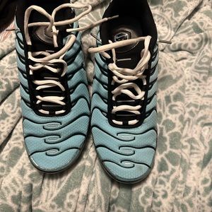Nike air max plus light blue size 8 men’s worn just a couple of times